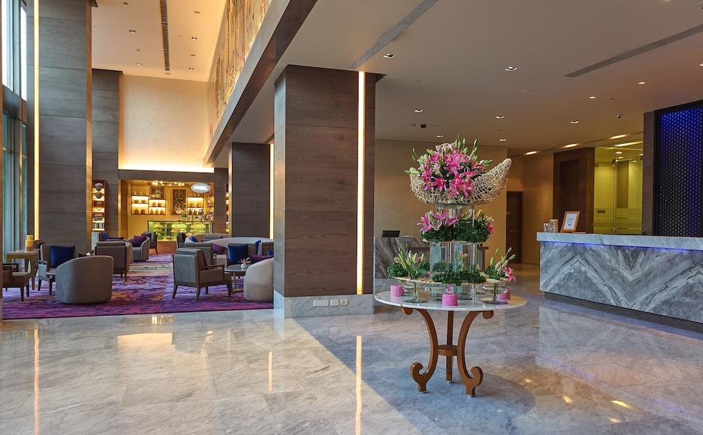 Vivanta Kolkata Em Bypass Exteriör bild Lobby