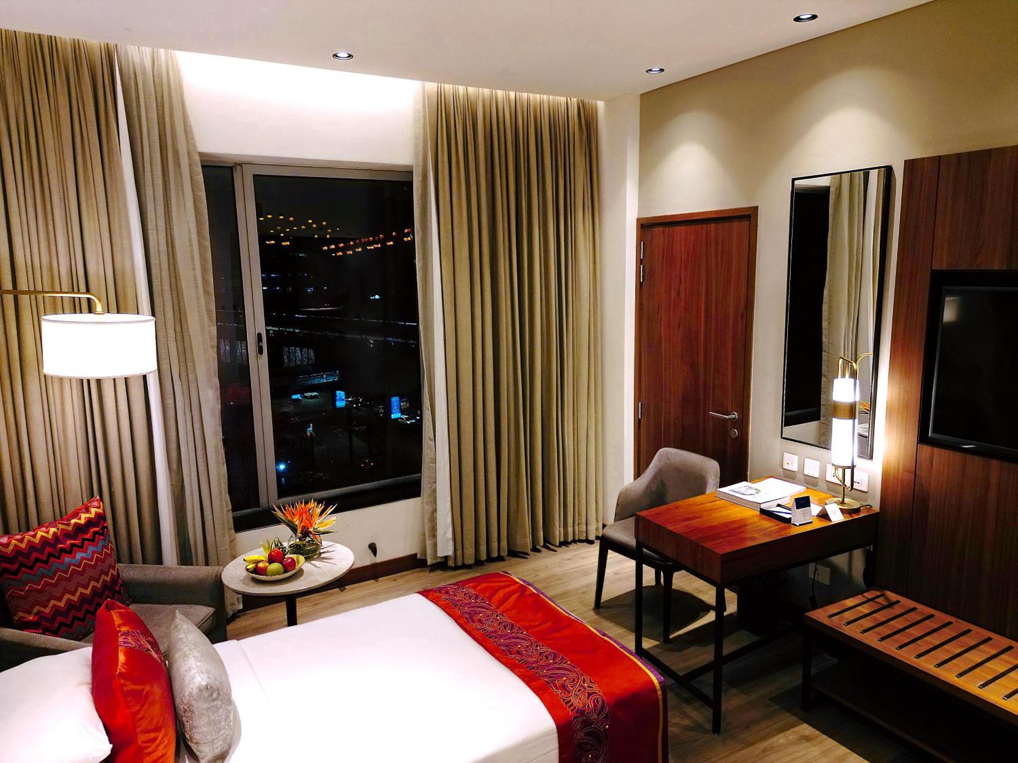 Vivanta Kolkata Em Bypass Exteriör bild A room at the hotel